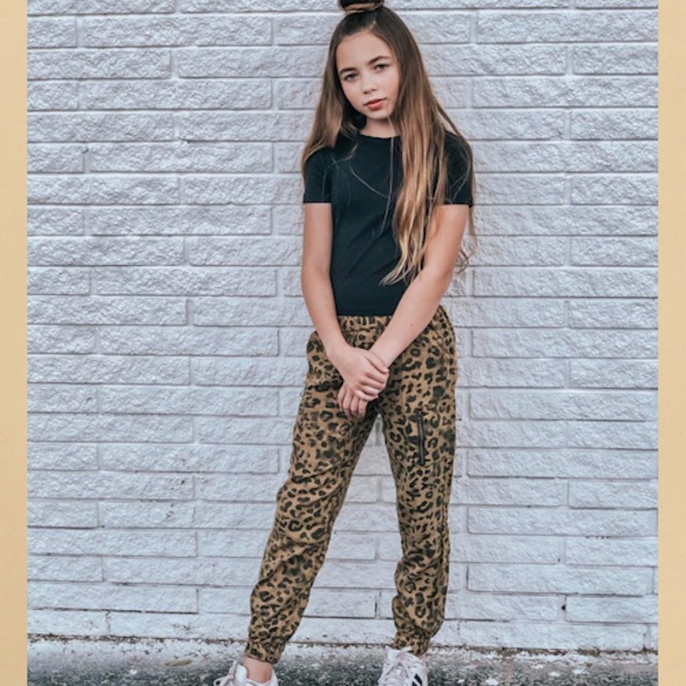 Vintage Havana Distressed Leopard Cargo Pants - Picture 3 of 7